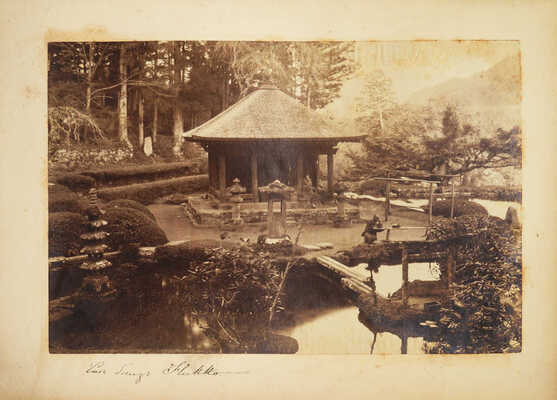 Уникальный альбом фотографий путешественника: Россия, Япония, Индия, Греция, Гибралтар и др. Конец XIX в.